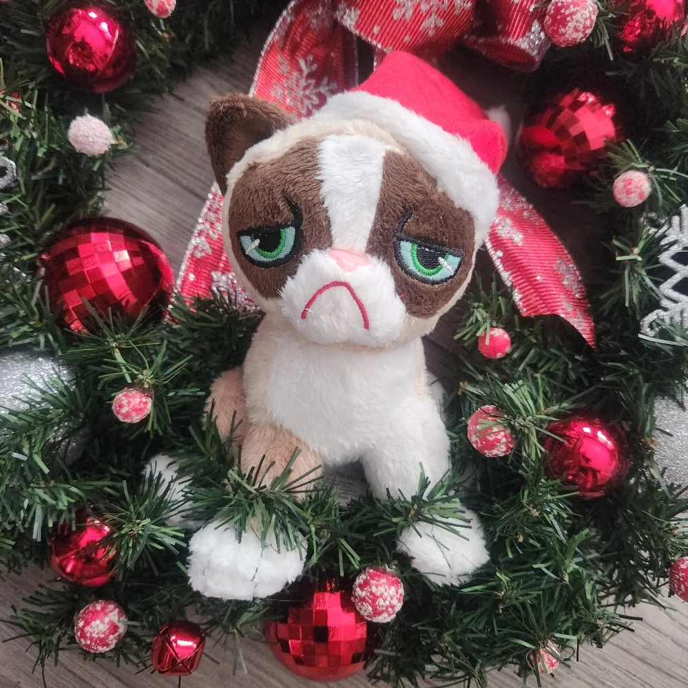 Red & Silver Grumpy Cat Meowy Christmas Wreath